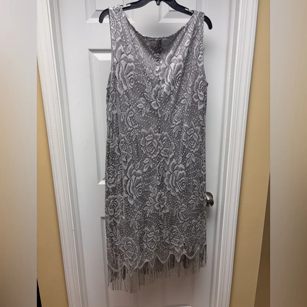 SLNY 2-Piece Metallic Lace Fringe Dress & Jacket Set – Silver (Size 18) - Picture 10 of 11